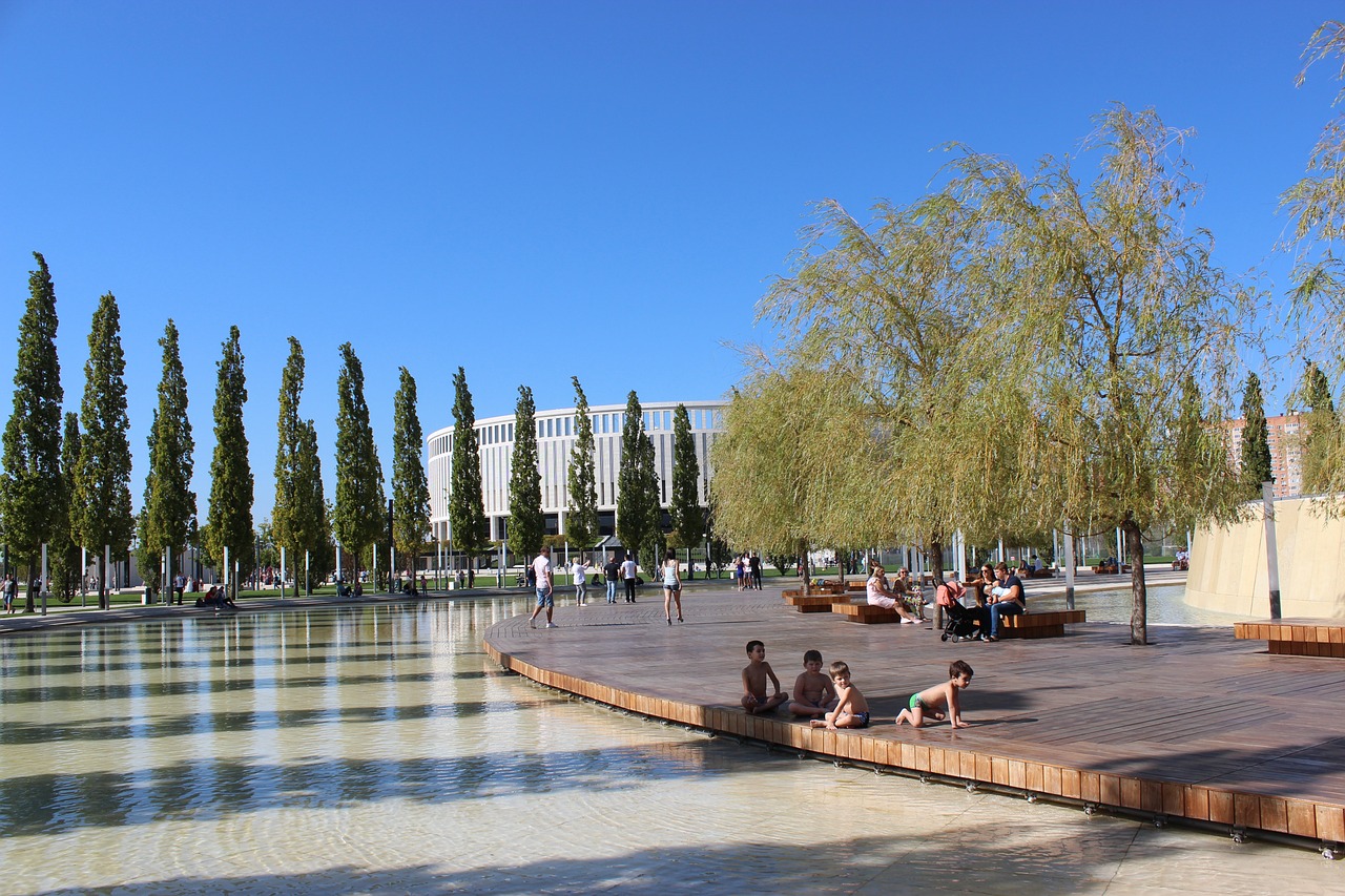由于青少年 由于青少年